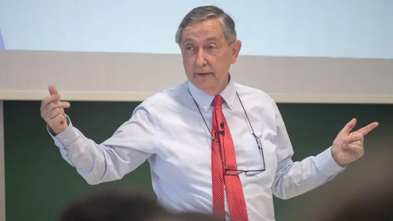 Jaime Nubiola, catedrático de Filosofía en la Universidad de Navarra que se jubila tras 45 años dando clase. UNIVERSIDAD DE NAVARRA