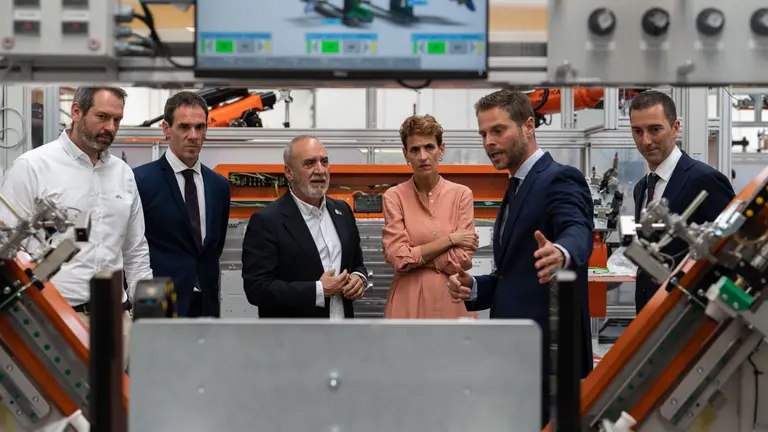 Imagen de la visita de María Chivite a la empresa Gurpea. CEDIDA