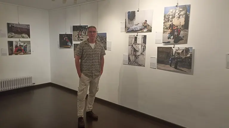 El fotoperiodista navarro Iván Benítez presenta su exposición 'Nieva Ceniza'. CEDIDA