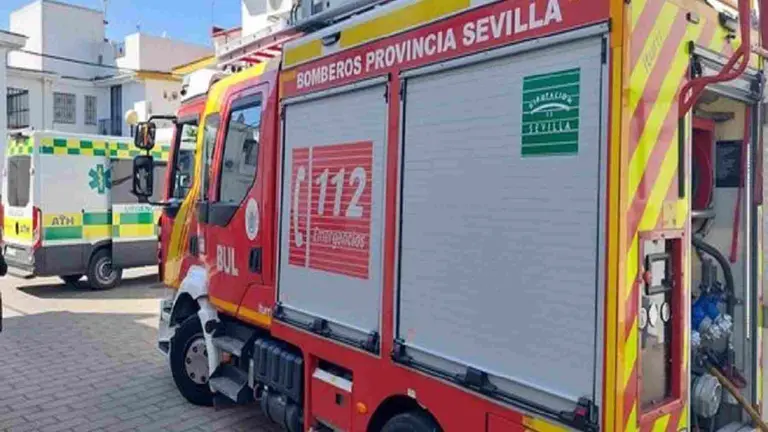 En el lugar de los hechos han participado dos parques de Bomberos de la Diputación de Sevilla. ARCHIVO / JUNTA DE ANDALUCIA