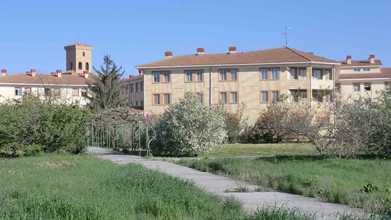 Edificio de las Madres Concepcionistas en Marcilla que se utiliza como centro de acogida de menas en Marcilla.  AYUNTAMIENTO DE MARCILLA