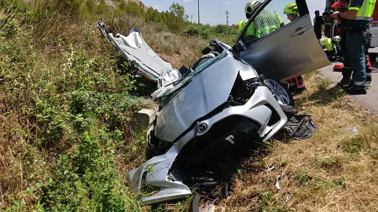 Accidente de tráfico en el que un vecino de Mendavia ha resultado herido de gravedad. BOMBEROS DE NAVARRA