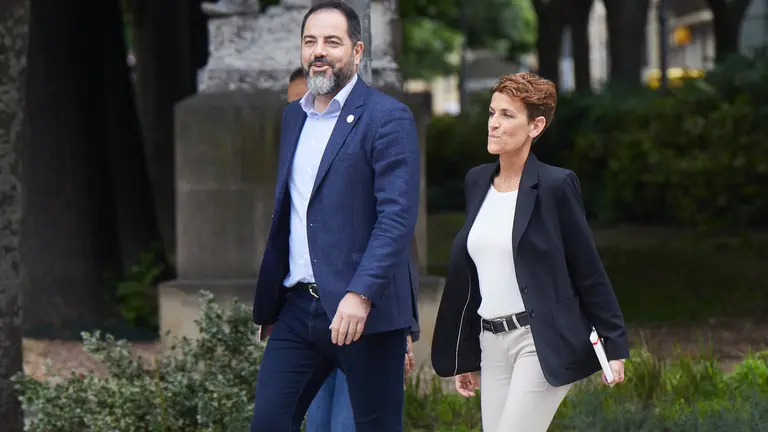 La secretaria general del PSN y candidata a la Presidencia del Gobierno de Navarra, María Chivite, se reúne con la candidata de Geroa Bai, Uxue Barkos. IÑIGO ALZUGARAY