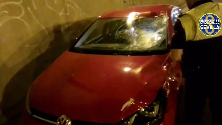 Fallece un menor tras ser atropellado en la carretera de Su Eminencia. EMERGENCIAS SEVILLA