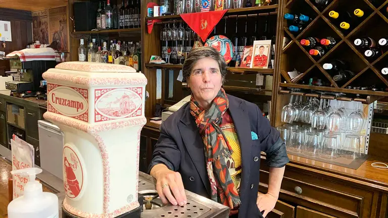 Paloma Sagüés en el bar Hawai de la calle Navarro Villoslada 14 en Pamplona. Navarra.com