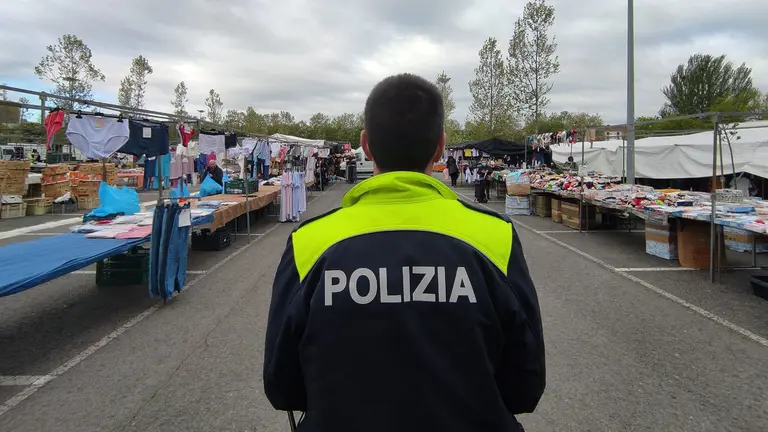 Imagen de archivo de un agente de policía de Vitoria. VITORIA POLIZIA