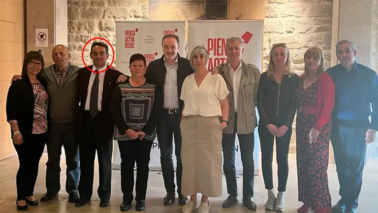 Representación de UPN en Puente la Reina junto a Javier Esparza. UPN