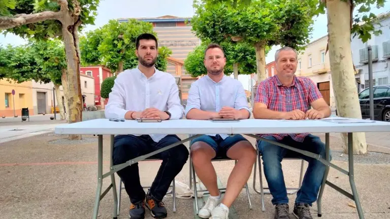 Carlos Guzmán, parlamentario de Contigo Navarra y coordinador general de IUN; David Álvarez, alcalde de Castejón por IU durante las dos últimas legislaturas, y Rafa Martinena, concejal y portavoz de IU-Contigo Castejón. CONTIGO NAVARRA