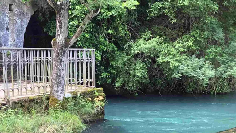 Nacedero de ARteteta, del que bebe agua la Comarca de Pamplona. MCP