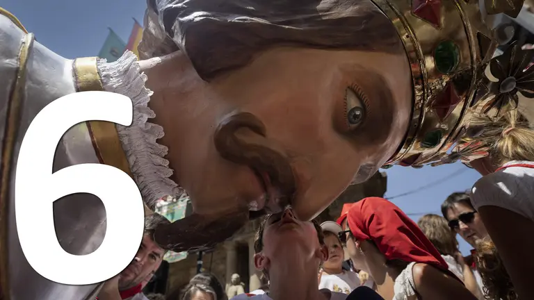 La Comparsa durante San Fermín 2022. EFE Villar López