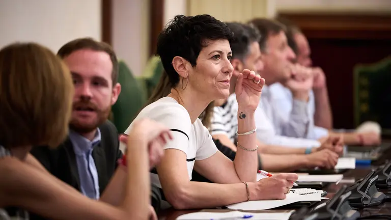 Elma Saiz durante la celebración del pleno del Ayuntamiento de Pamplona. PABLO LASAOSA
