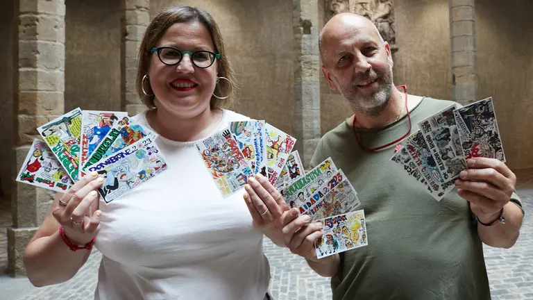 La Federación de Peñas de Pamplona presenta las pancartas elaboradas para los Sanfermines de 2023. IÑIGO ALZUGARAY