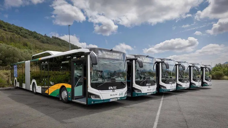 El Transporte Urbano Comarcal incorpora seis nuevas villavesas propulsadas por gas de origen renovable. CEDIDA