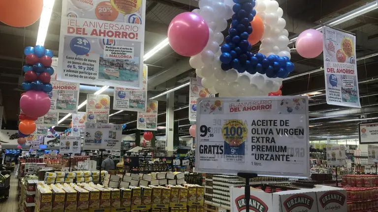 E.Leclerc de Pamplona celebra su aniversario con el sorteo de un viaje a Baleares, CEDIDA