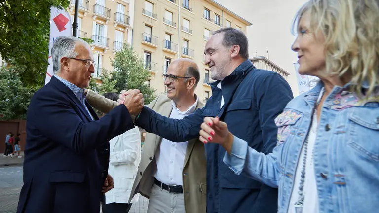 Acto de cierre de campaña de UPN con la participación del candidato al Congreso en las elecciones generales del 23-J, Alberto Catalán, y del presidente del partido, José Javier Esparza. IÑIGO ALZUGARAY