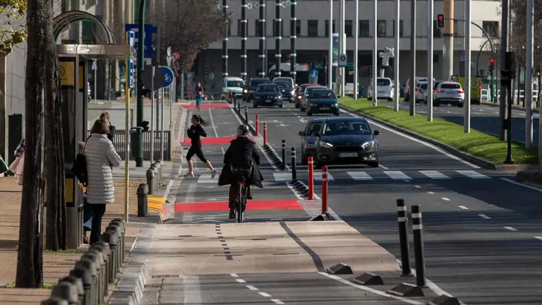 Avenida del Ejército de Pamplona. Carril Bicil. AYUNTAMIENTO DE PAMPLONA