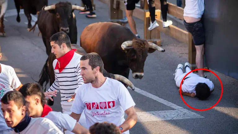 Penúltimo encierro de las fiestas de Santa Ana 2023 con toros de de la ganadería de
Lagunajanda de Vejer de la Frontera. JASMINA AHMETSPAHIC