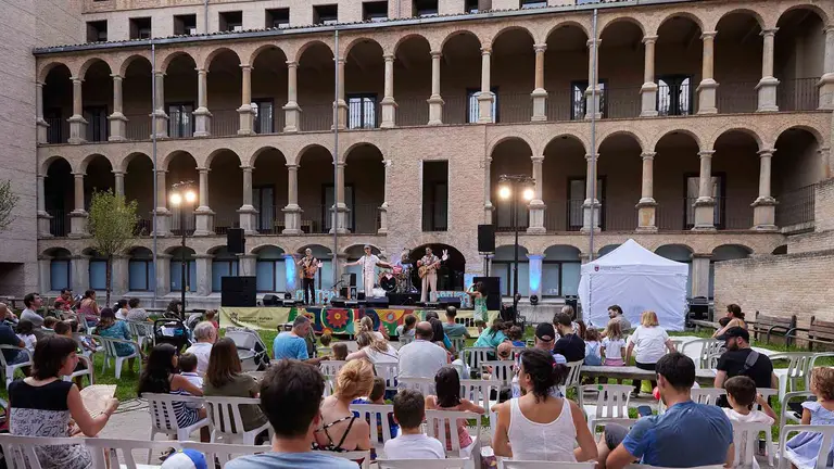Actividades de verano en el Palacio de Ezpeleta de Pamplona. AYUNTAMIENTO DE PAMPLONA