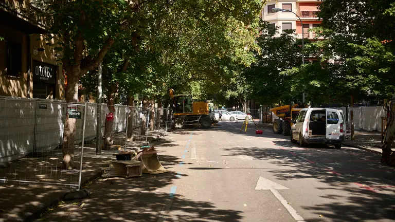 Obras del nuevo párking de plaza de la Cruz. PABLO LASAOSA