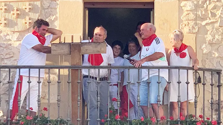 Lanzamiento del Chupinazo festivo en Legaria el jueves 10 de agosto de 2023. navarra.com