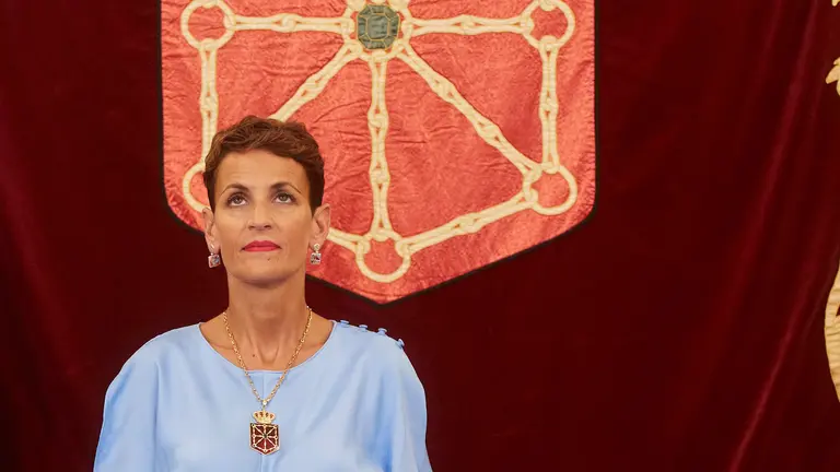 Acto de toma de posesión de los nuevos consejeros y consejeras del Ejecutivo foral presidido por la presidenta del Gobierno de Navarra, María Chivite, en el Salón del Trono del Palacio de Navarra. IÑIGO ALZUGARAY