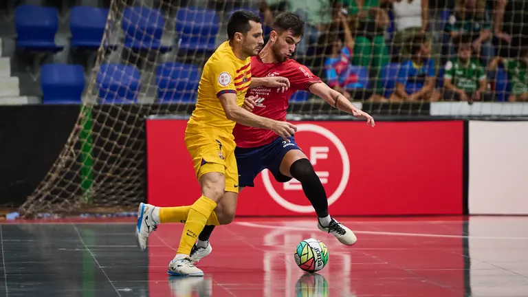 Osasuna Xota se enfrenta al FC Barcelona en Pamplona. PABLO LASAOSA