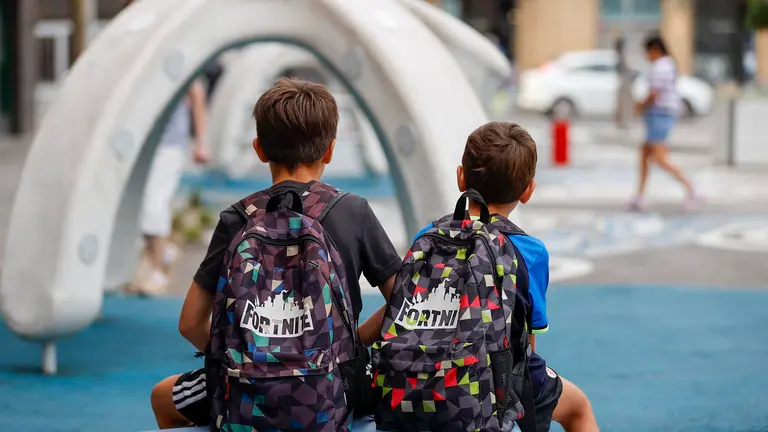 Imagen de archivo de niños en el primer día de la vuelta al colegio. EFE/J. Casares