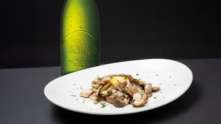 'Septembeer' marida la cerveza Alhambra con la mejor gastronomía de Navarra.  CEDIDA