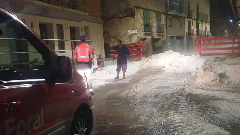Intensa granizada tras las tormentas del sábado al domingo en Fitero, Corella y Cintruénigo. POLICÍA FORAL