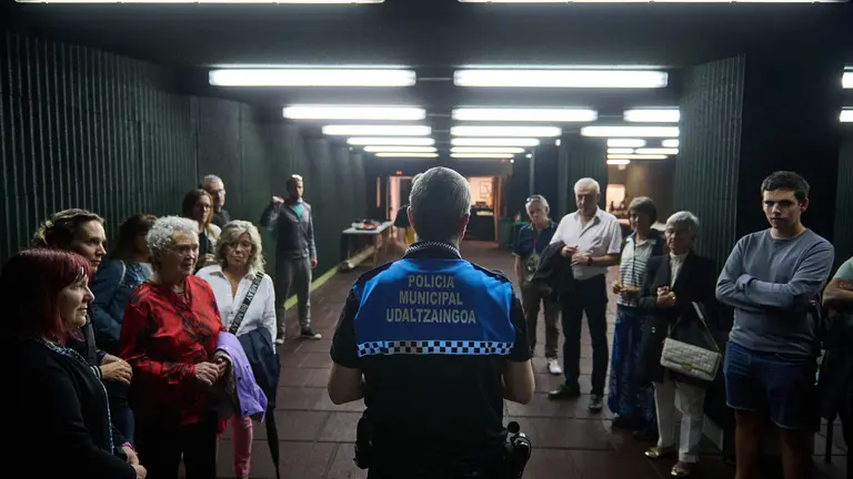 Policía Municipal organiza una jornada de puertas abiertas para que la ciudadanía conozca sus instalaciones y su actividad por su patrón, San Miguel. PABLO LASAOSA