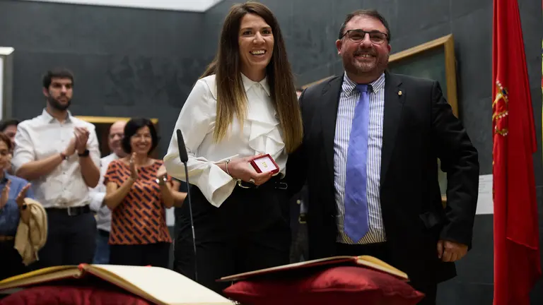 Acto de toma de posesión de la nueva parlamentaria de Geroa Bai, Itxaso Soto, en sustitución de Uxue Barkos tras su ingreso en la Cámara Alta como senadora de la Comunidad foral. IÑIGO ALZUGARAY