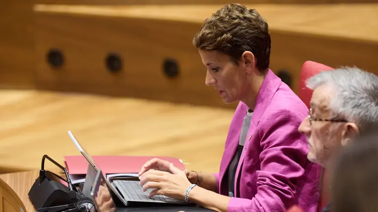 María Chivite en el Pleno del Parlamento de Navarra. IÑIGO ALZUGARAY
