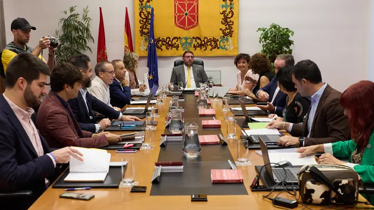 Mesa y Junta de Portavoces del Parlamento de Navarra. IÑIGO ALZUGARAY