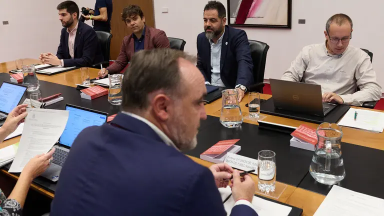 Mesa y Junta de Portavoces del Parlamento de Navarra. IÑIGO ALZUGARAY