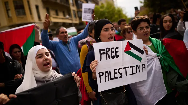 Manifestación bajo el lema "Paremos el exterminio en Gaza - Palestina aurrera", en Pamplona. PABLO LASAOSA