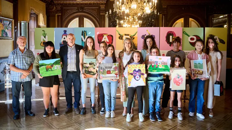 Entrega de premios del Certamen de Pintura de la 8ª Semana de Producto Local. PABLO LASAOSA