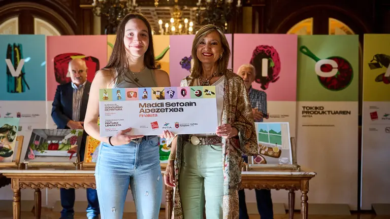Entrega de premios del Certamen de Pintura de la 8ª Semana de Producto Local. PABLO LASAOSA