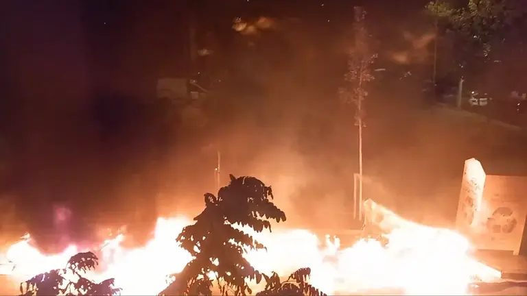 Detenidas dos personas que provocaron un incendio en Tudela quemando contenedores.