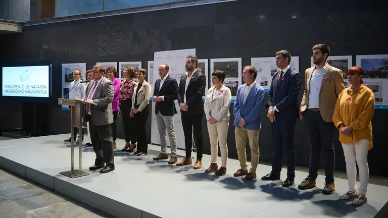 Acto institucional del Parlamento de Navarra con motivo del Día Internacional del Cáncer de Mama. PABLO LASAOSA