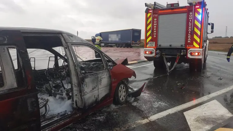 Dos trasladados tras una colisión en la NA-115 en Peralta. BOMBEROS DE NAVARRA