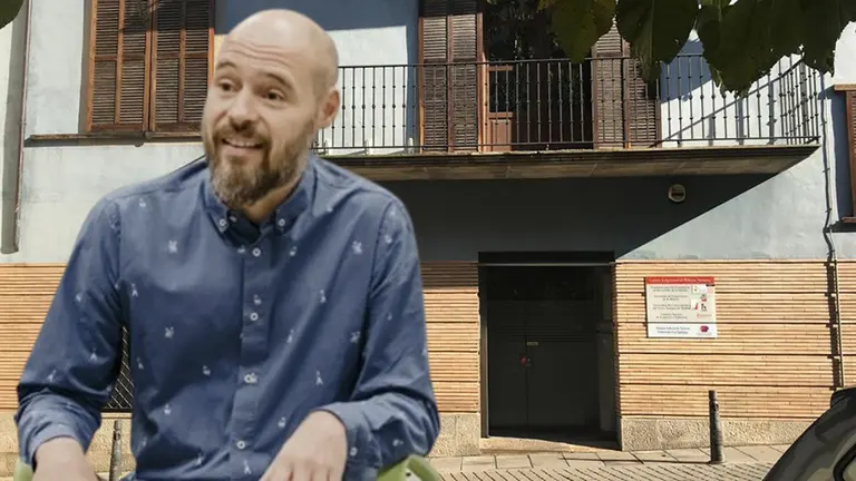 Marius Gutiérrez, en una imagen de archivo sobre la fachada del Consorcio Eder en Tudela.