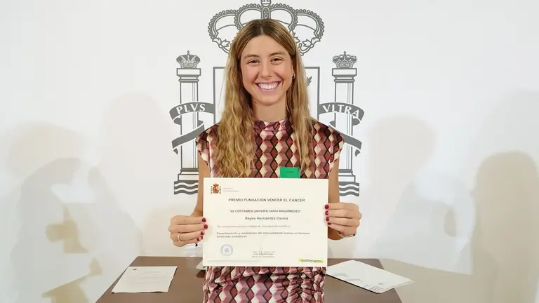 Reyes Hernandez Osuna, estudiante de la Cima Universidad de Navarra ha sido reconocida por su trabajo estudiando tumores cerebrales. UNIVERSIDAD DE NAVARRA