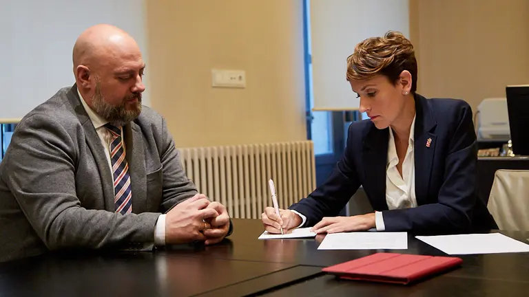 La presidenta del Gobierno foral, María Chivite, se reúne con el delegado del Gobierno en Navarra, José Luis Arasti. IÑIGO ALZUGARAY