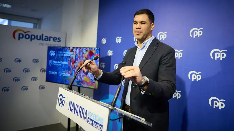 El presidente del PPN, Javier García, explica medidas que el partido va a presentar en Navarra contra la amnistía y "a favor de la igualdad de los españoles". PABLO LASAOSA