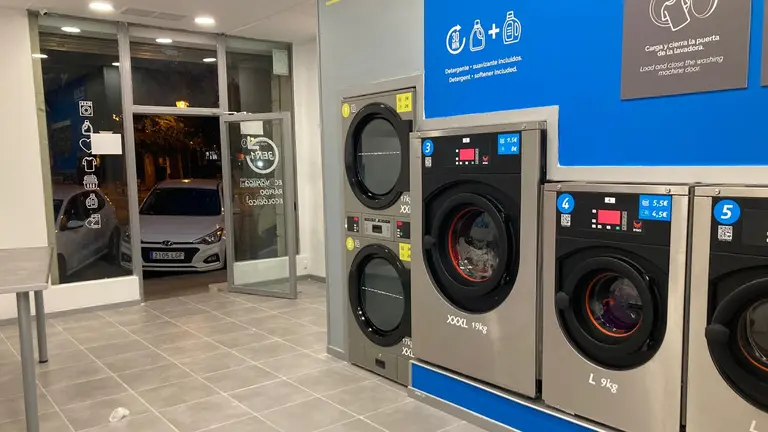 Nueva lavandería 'La Wash' en la calle Navarro Villoslada en Pamplona. CEDIDA