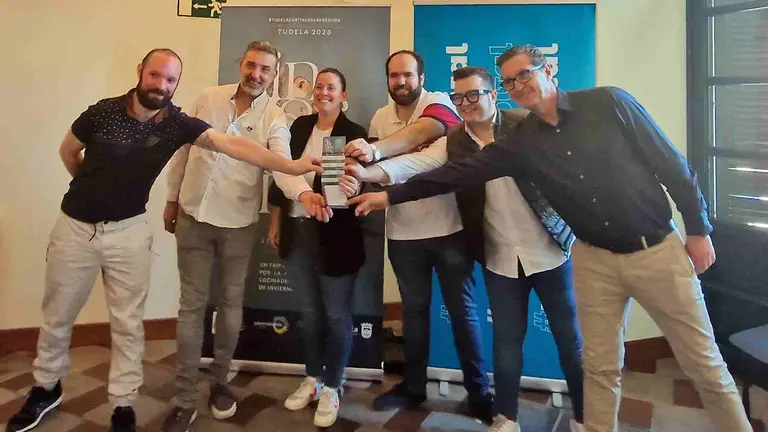 Cinco de los cocineros que participan en el evento de Inverdura. AYUNTAMIENTO DE TUDELA