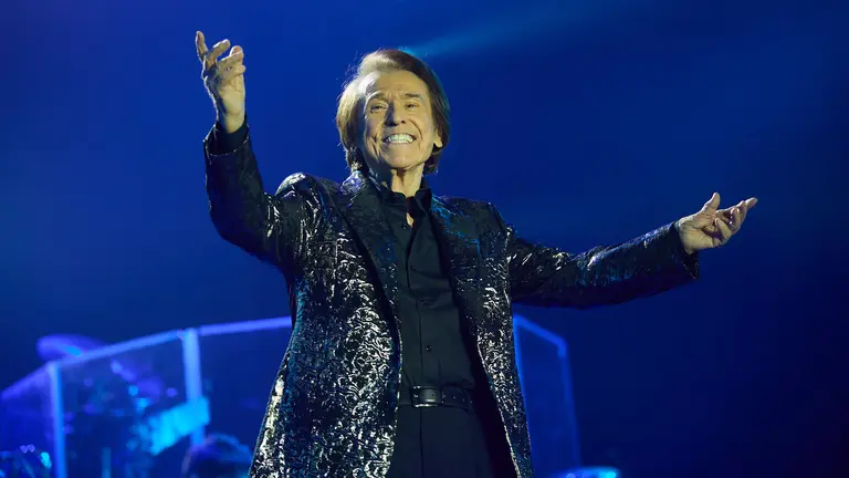 Pamplona, Navarra. España. 18 noviembre 2023. Música. Concierto
Concierto de Raphael, dentro de su gira “Victoria”, en el pabellón Navarra Arena, en Pamplona a 18 de noviembre de 2023. Crédito: Iñigo Alzugaray / Cordon Press