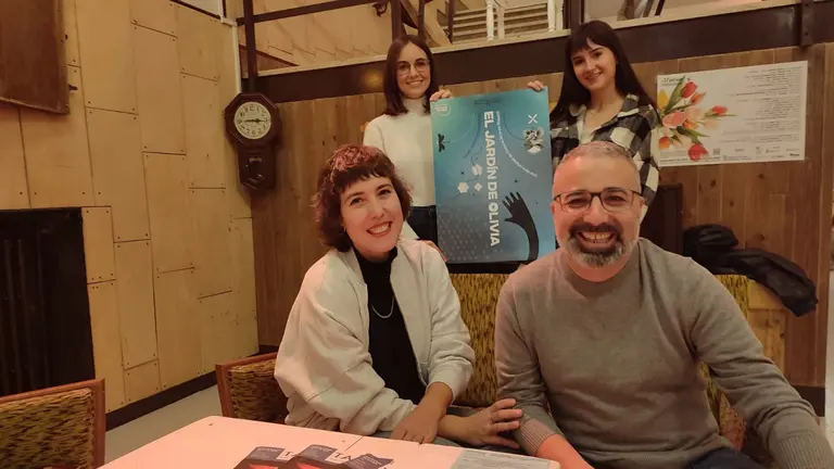 Segunda foto (de izda a dcha): Victoria Álvarez y Manuela Orbegozo (arriba) y Maia Ansa y Sergio Gayol (abajo). CEDIDA