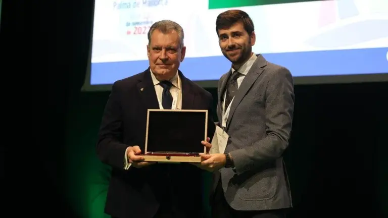 El Dr. Díez durante su nombramiento como miembro de honor de la Sociedad Española de Nefrología. CLÍNICA UNIVERSIDAD DE NAVARRA