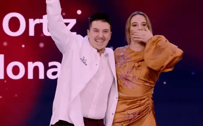 Aarón Ortiz y Jaione Aizpurua, del Resurante Kabo en la gala de entrega de las estrellas Michelín. CEDIDA